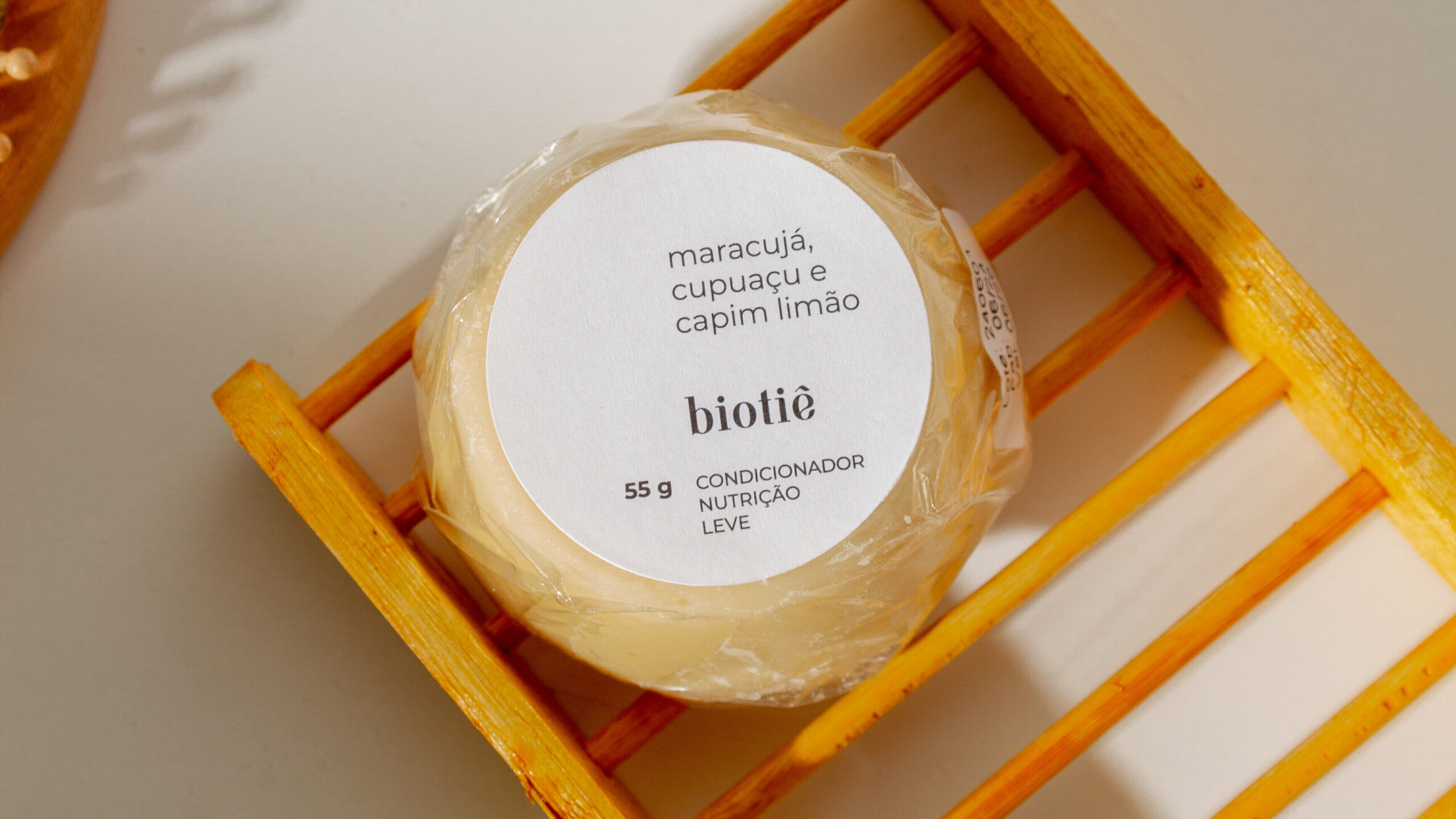 fotografia do produto xampu em barra natural purificante da Biotiê